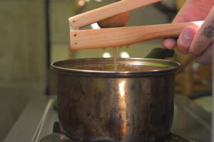 Tom Yum - scharf-saure Suppe mit Garnelen