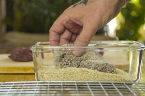 Steaks mit Koji Reis "Dry-Agen" und zart machen