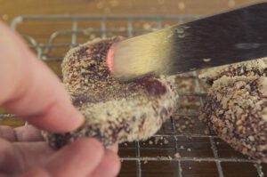 Steaks mit Koji Reis "Dry-Agen" und zart machen