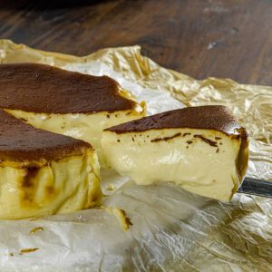Rezept für den cremigsten Käsekuchen der Welt - Baskischer Käsekuchen