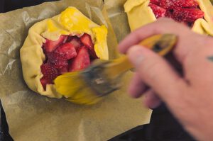 Erdbeer-Galette, knusprige Erdbeer-Torteletts