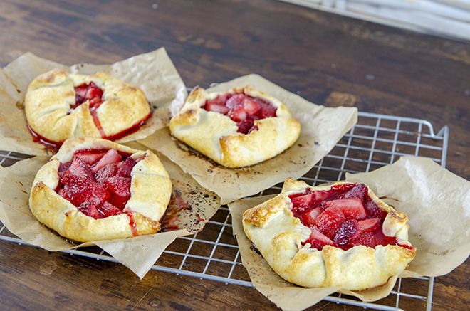 Erdbeer-Galette, knusprige Erdbeer-Torteletts